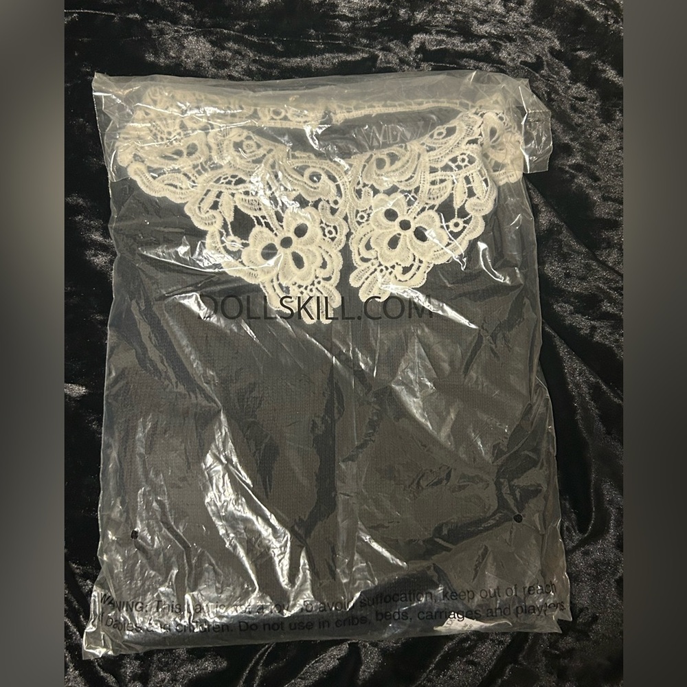 DollsKill / Widow: Hexed Vices Distressed Sweater